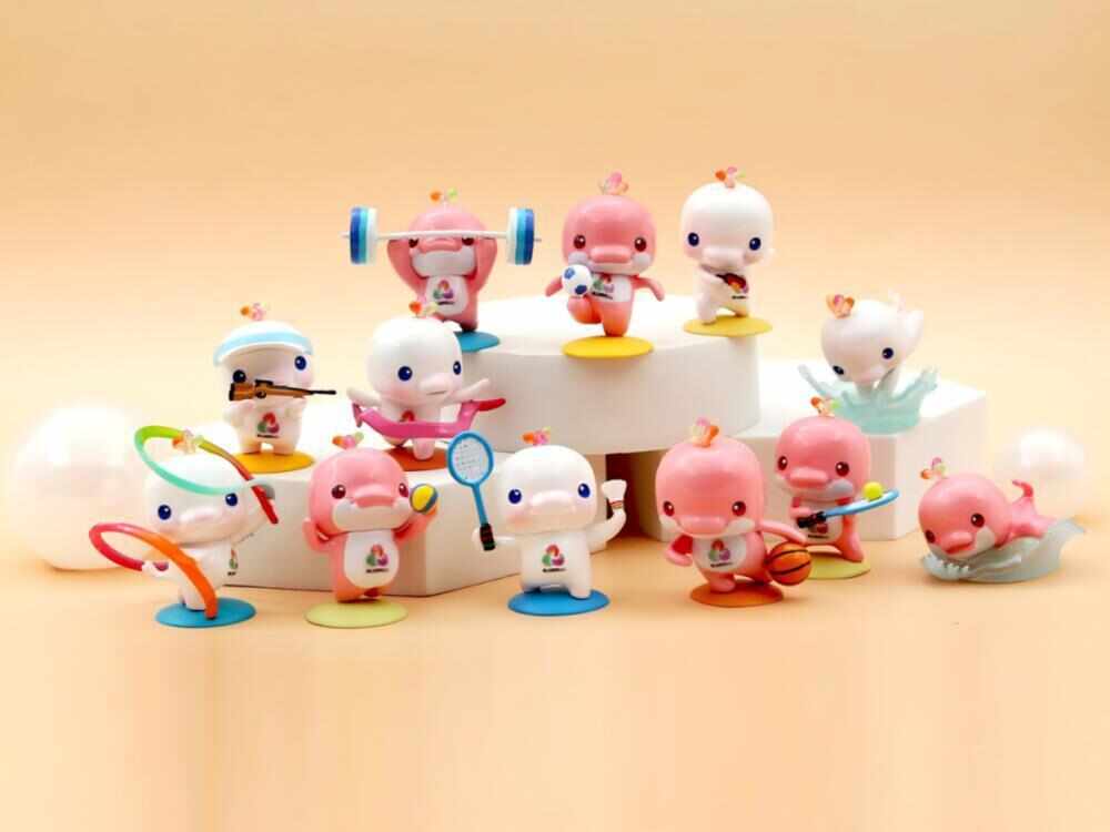 亮相广州南沙全运萌物潮玩等你带回家瓦力棋牌试玩十五运会特许商品零售店(图1)